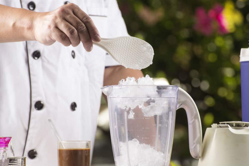 How to Crush Ice in a Blender
